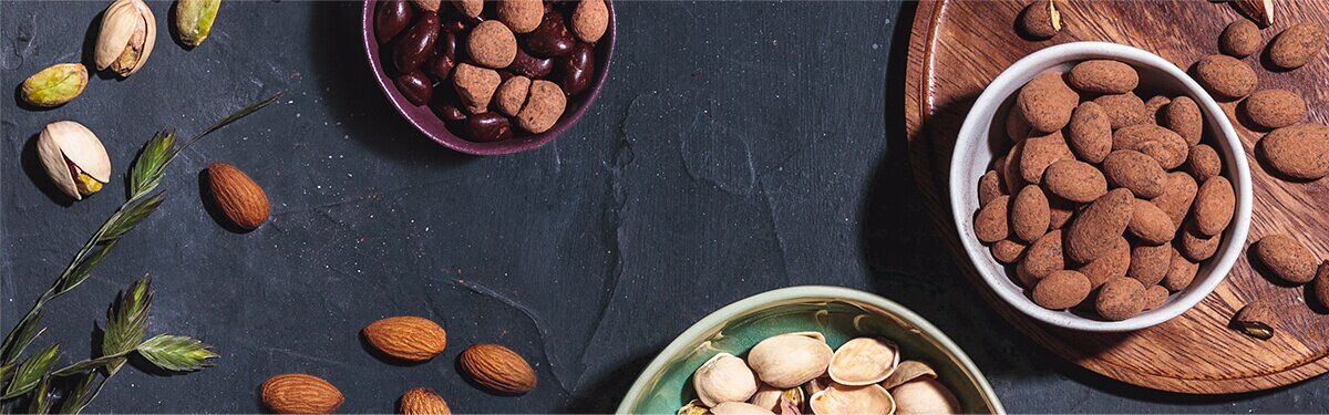 Knackige Nüsse umhüllt von Kokosschokolade