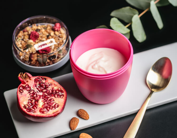 Schramm® Yoghurt Cup 7 Colours to go Muesli-to-Go Muesli Cup with Integrated Cooling Compartment and Spoon Cereal Bowl Yoghurt Cup Muesli Container Yoghurt Container for on The go Farbe:Rot 